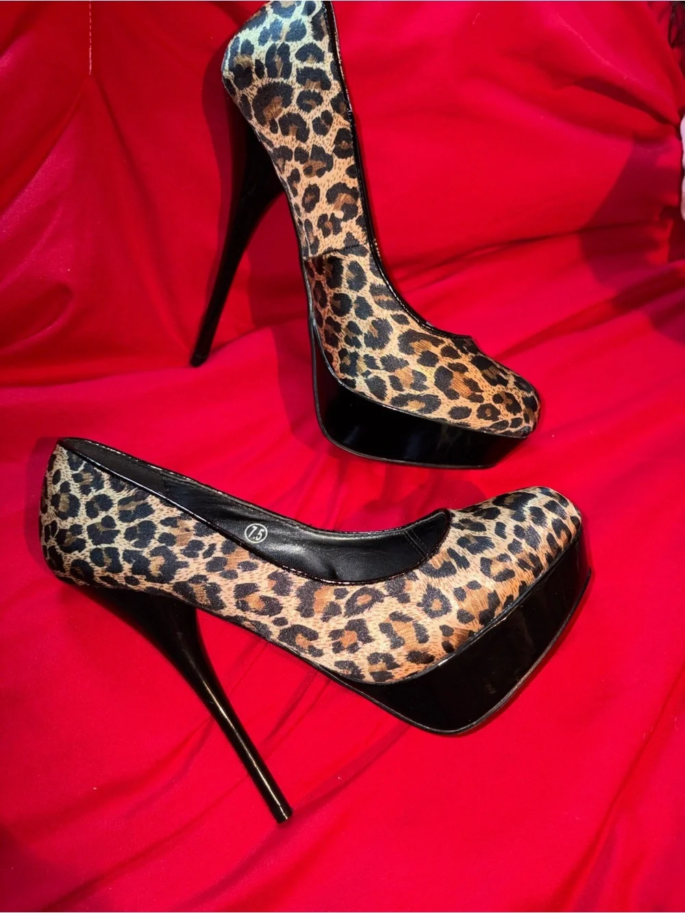 Vintage Y2K miss Me Leopard print Platform Stiletto Pumps size 7.5 NIB